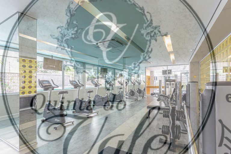 Studio 200m do Allianz; garagem coberta, varanda, academia,