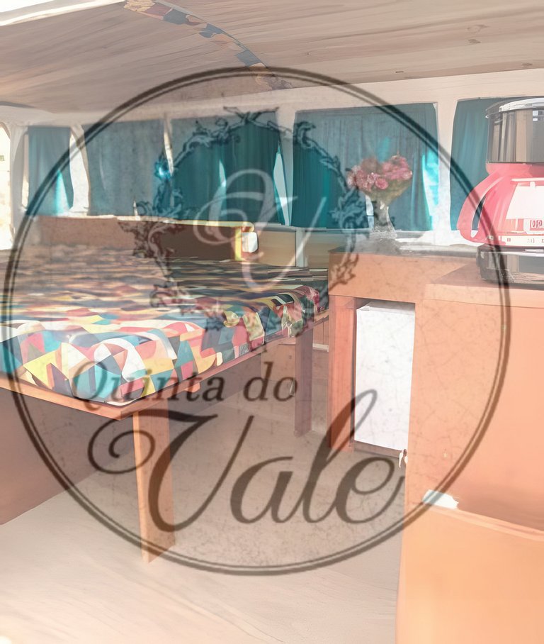 Kombi home: Lago, cachoeira, escorrega e piscina