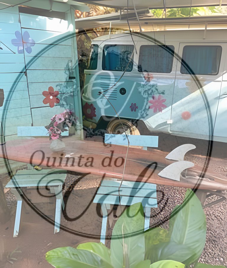 Kombi home: Lago, cachoeira, escorrega e piscina