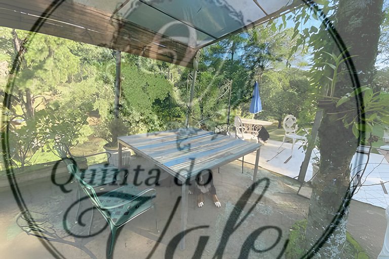 Kombi home: Lago, cachoeira, escorrega e piscina