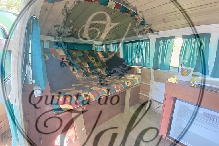 Kombi home: Lago, cachoeira, escorrega e piscina