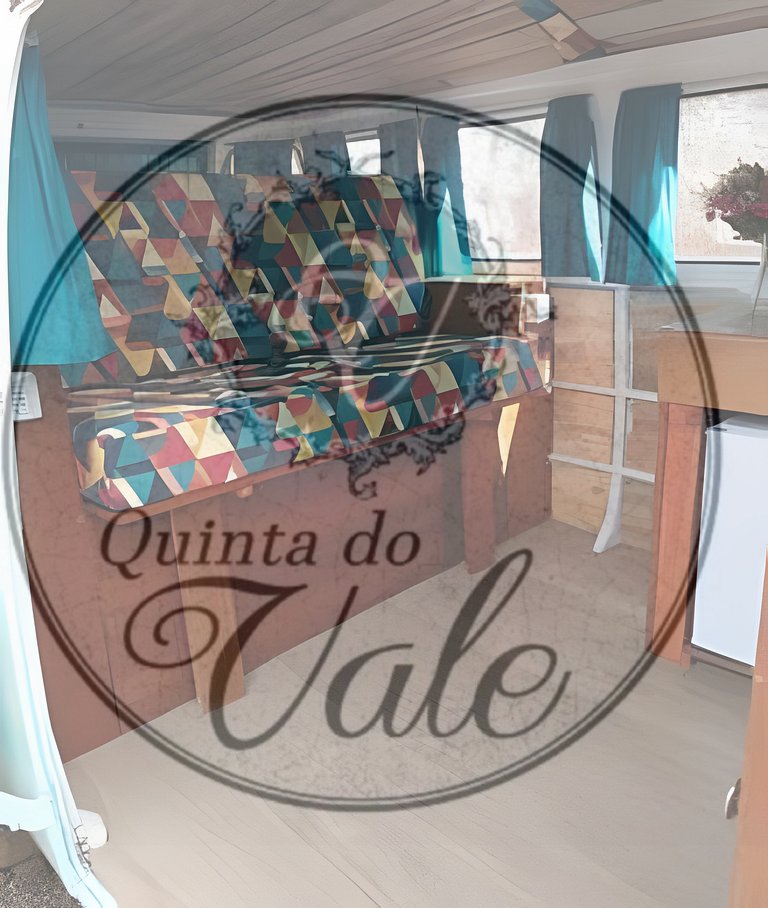 Kombi home: Lago, cachoeira, escorrega e piscina