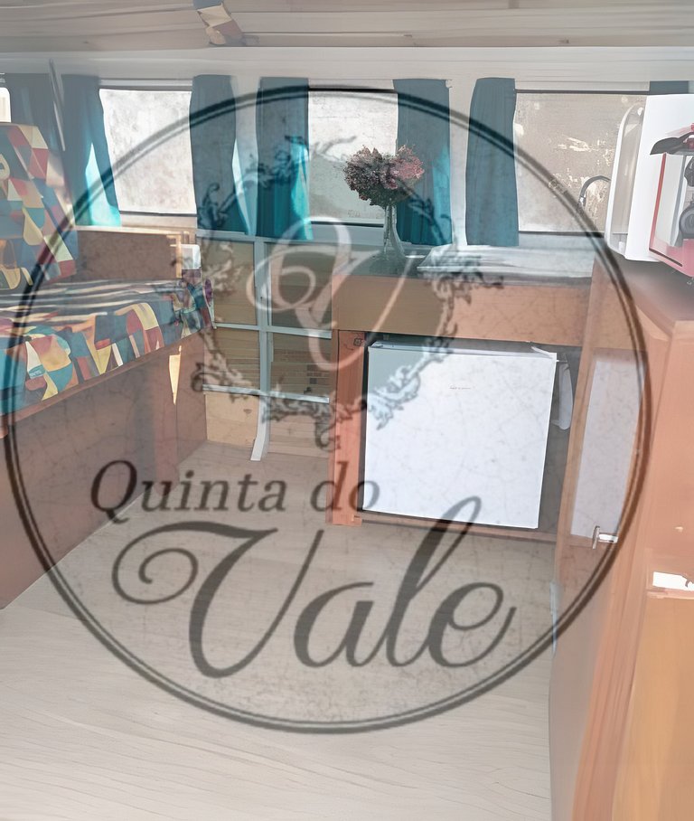 Kombi home: Lago, cachoeira, escorrega e piscina