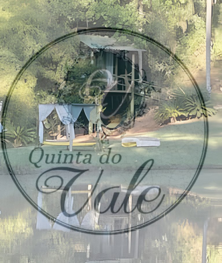 Casa na Árvore em meio à mata. Piscina e Cachoeira