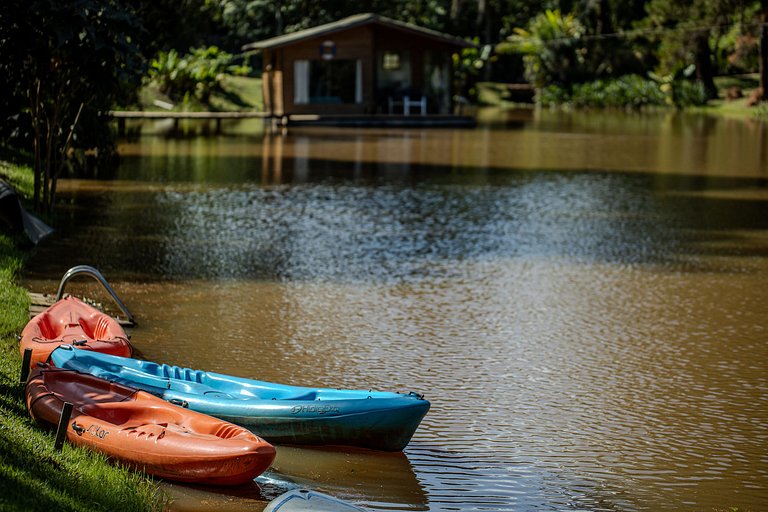 Cabana dos Esquilos: Lago, Caiaque, Cachoeira, Paz