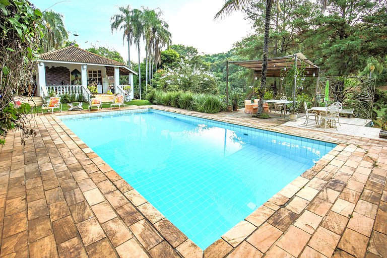 Quinta do Vale: Casa flutuante, 90km de SP - Lago, cascata,