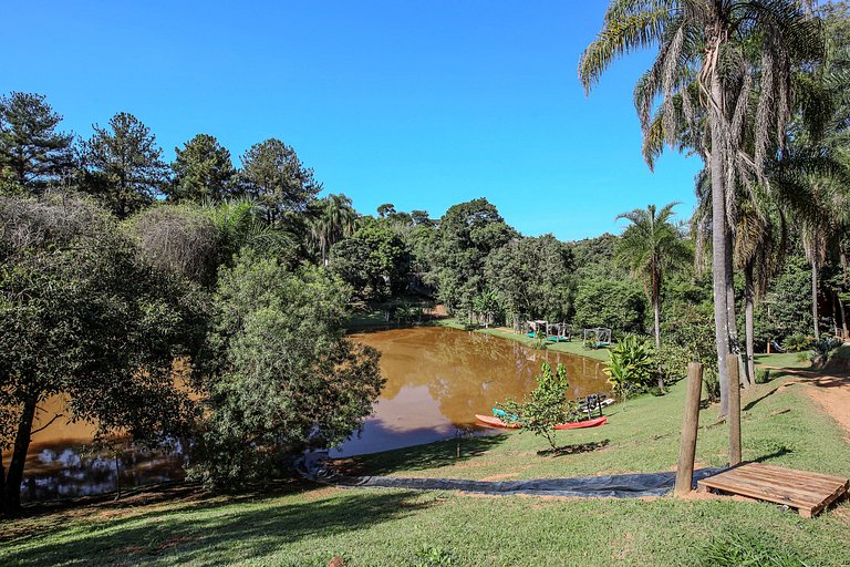 Quinta do Vale: Casa flutuante, 90km de SP - Lago, cascata,