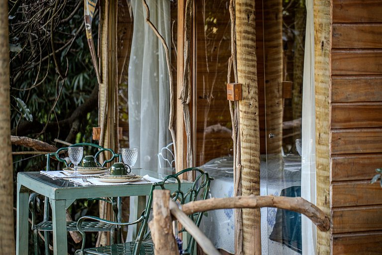 Quinta do Vale: Casa da Árvore - em meio à mata, cascata, la