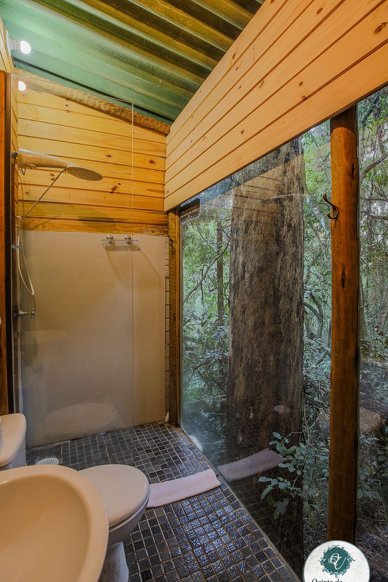 Quinta do Vale: Casa da Árvore - em meio à mata, cascata, la