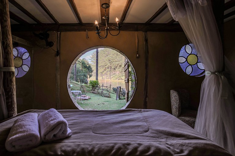 Quinta do Vale - Casa dos Hobbits: Lago, cascata, fogo de ch