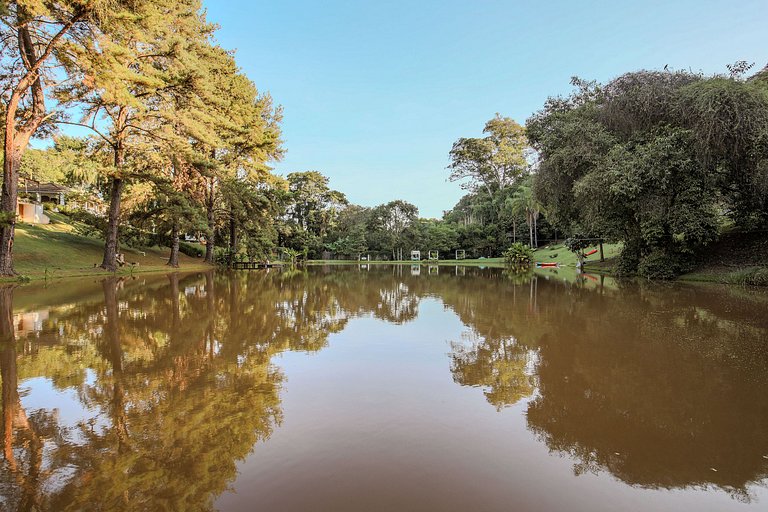 Quinta do Vale: Casa flutuante, 90km de SP - Lago, cascata,