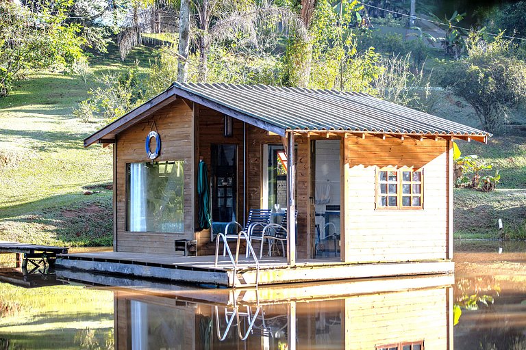 Quinta do Vale: Casa flutuante, 90km de SP - Lago, cascata,