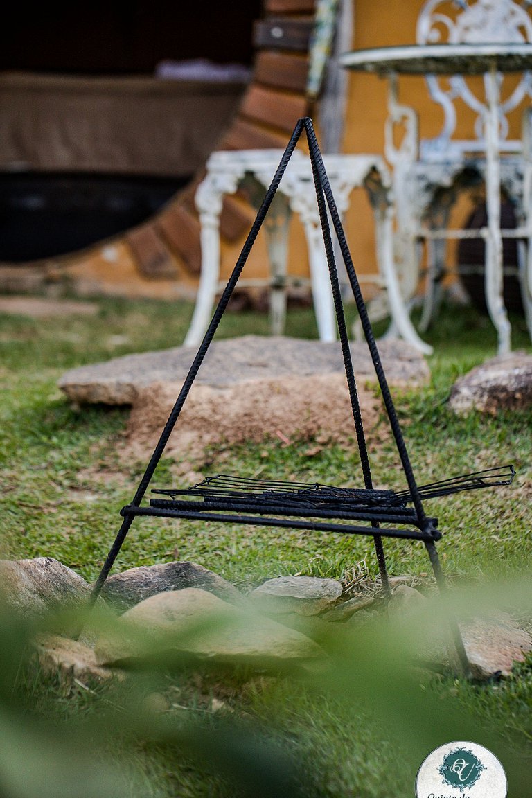 Quinta do Vale - Casa dos Hobbits: Lago, cascata, fogo de ch