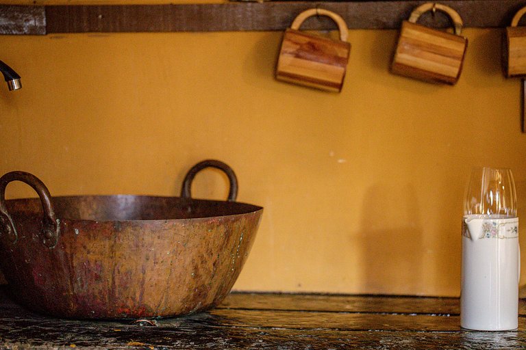 Quinta do Vale - Casa dos Hobbits: Lago, cascata, fogo de ch